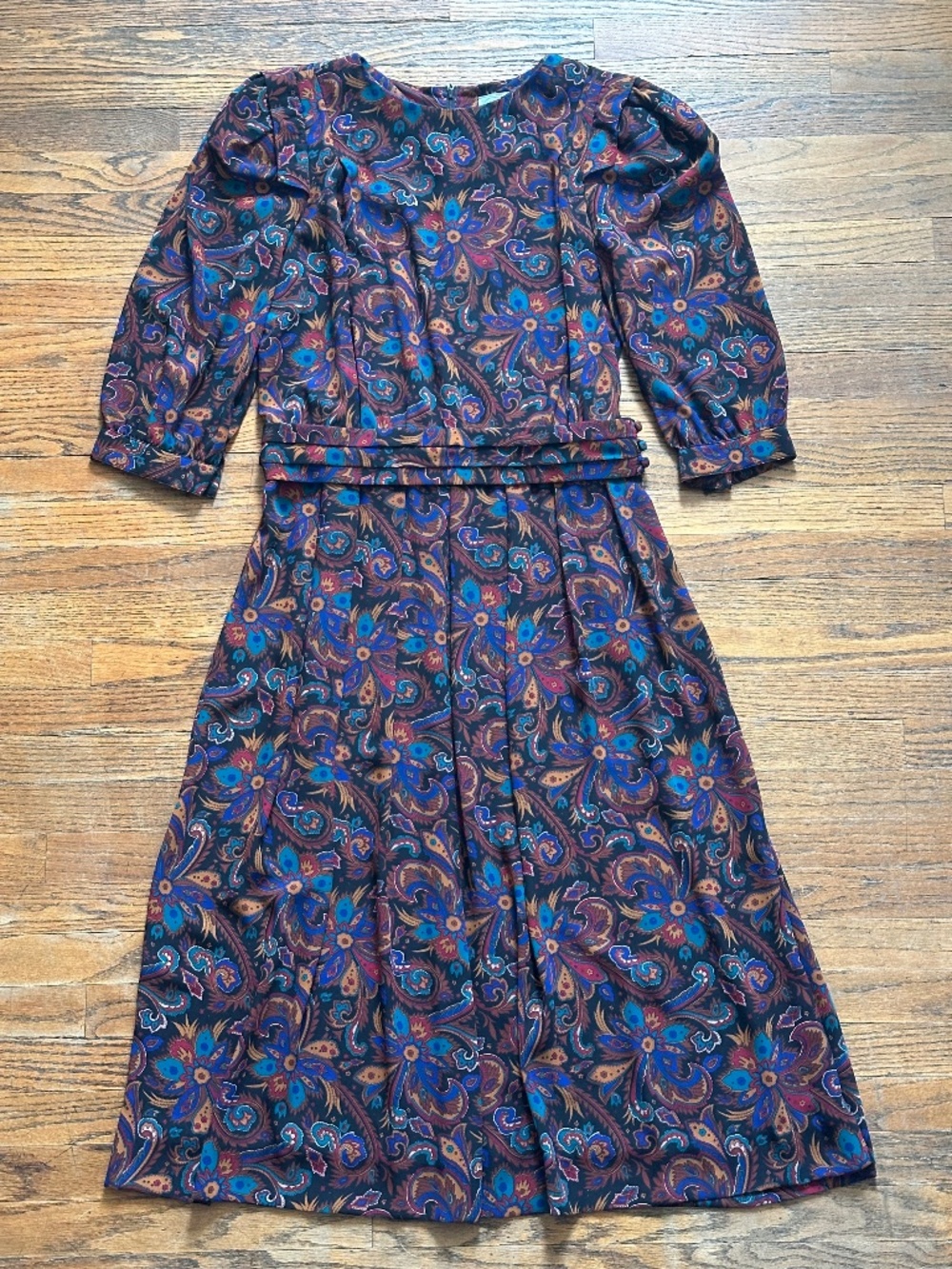 Vintage 80s Leslie Fay librariancore sheer floral dress with matching belt.